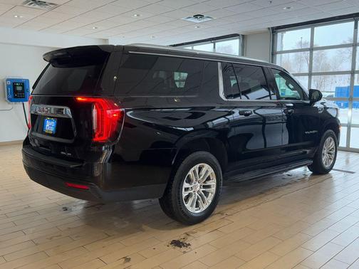 2024 GMC Yukon XL SLE