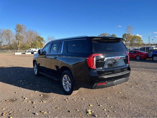 2024 GMC Yukon XL SLE