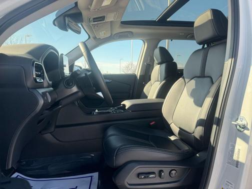 2025 Honda Pilot Touring 8-Passenger