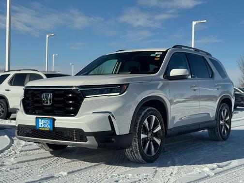 2025 Honda Pilot Touring 8-Passenger