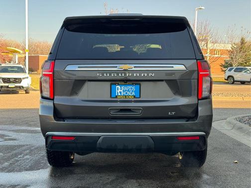 2021 Chevrolet Suburban LT
