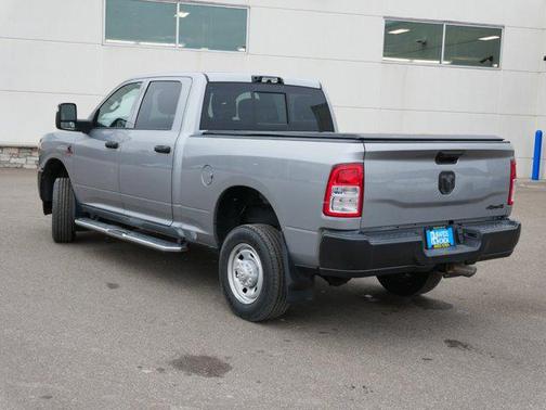 2023 RAM 2500 Tradesman Crew Cab 4x4 6'4' Box