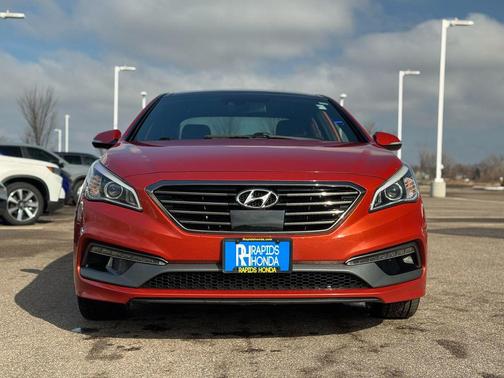 Urban Sunset 2015 Hyundai SONATA Limited 2.0T