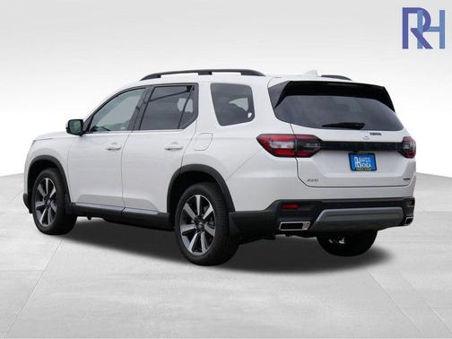 2025 Honda Pilot Touring 8-Passenger