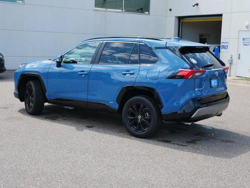 2022 Toyota RAV4 Hybrid SE
