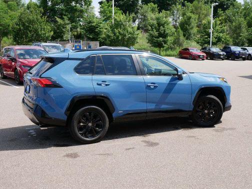 2022 Toyota RAV4 Hybrid SE