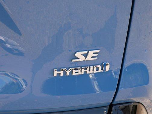 2022 Toyota RAV4 Hybrid SE