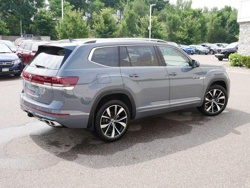 2025 Volkswagen Atlas 2.0T SEL Premium R-Line 4MOTION