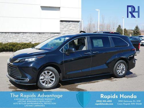 2022 Toyota Sienna XLE 7 Passenger