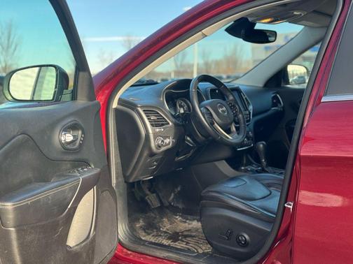 2019 Jeep Cherokee Overland