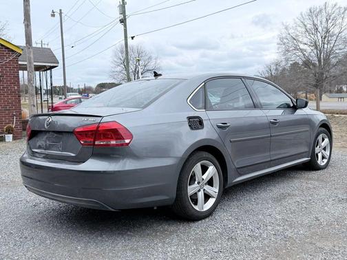 2014 Volkswagen Passat 1.8T Auto SEL Premium