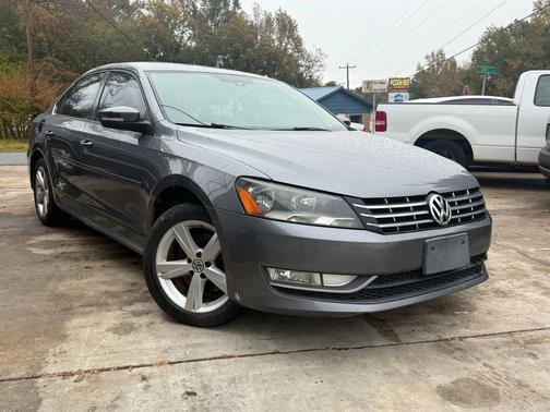 2014 Volkswagen Passat 1.8T Auto SEL Premium