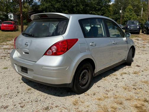 2011 Nissan Versa 1.8 S