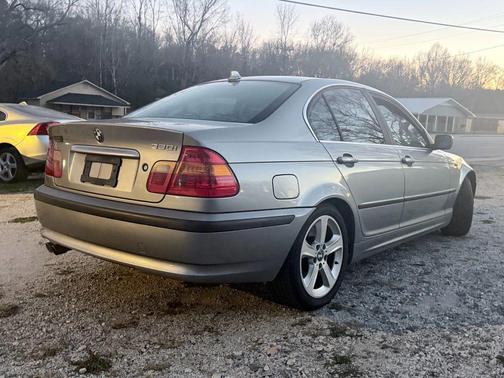 2004 BMW 330 330i Sedan 4D