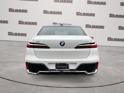 Alpine White 2025 BMW 740 xDrive