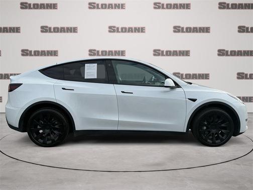 2022 Tesla Model Y Long Range Dual Motor All-Wheel Drive