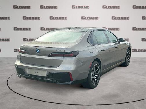 2026 BMW 750e i xDrive