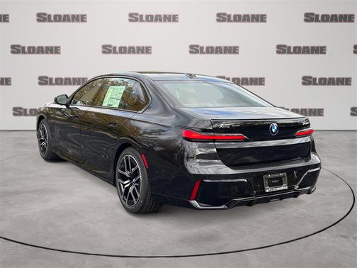 2026 BMW 750e i xDrive