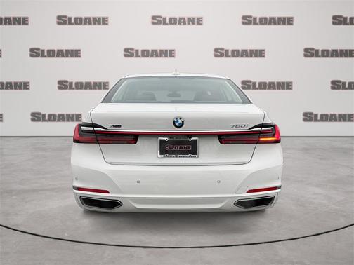 2021 BMW 750 i xDrive