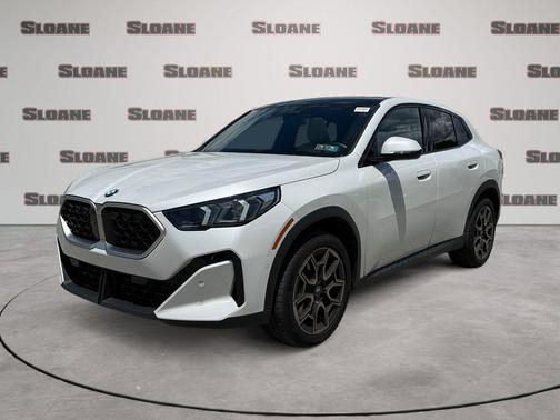 Mineral White Metallic 2024 BMW X2 xDrive28i