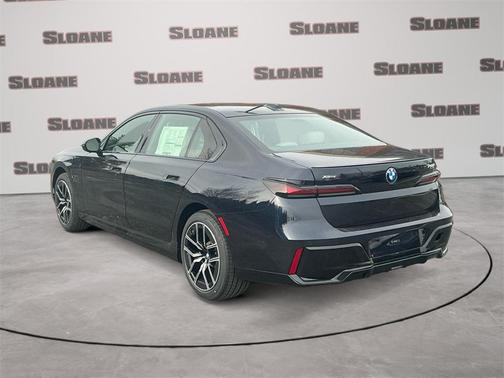 2026 BMW 750e i xDrive