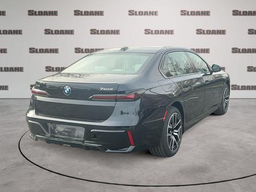 Carbon Black Metallic 2026 BMW 750e i xDrive