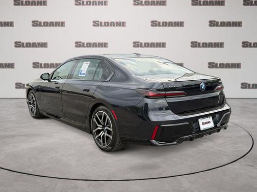 Carbon Black Metallic 2026 BMW 750e i xDrive