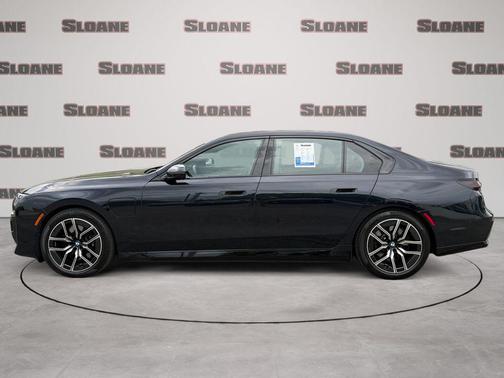 Carbon Black Metallic 2026 BMW 750e i xDrive