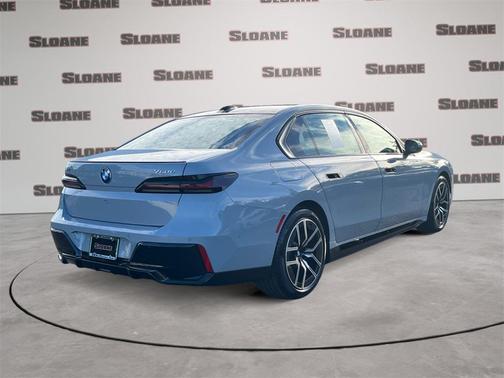 2024 BMW 750e i xDrive