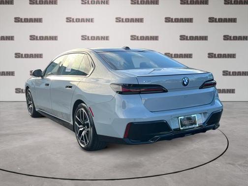 2024 BMW 750e i xDrive
