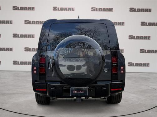 2025 Land Rover Defender 130 P400 X-Dynamic SE