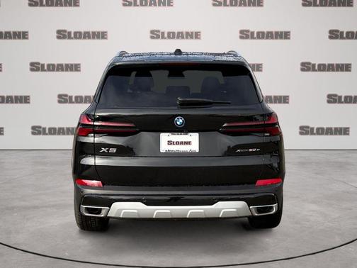 Black Sapphire Metallic 2026 BMW X5 PHEV xDrive50e