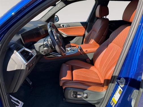 2023 BMW X7 M60i