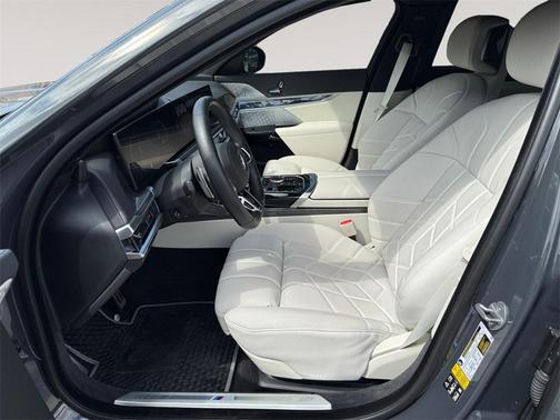 2024 BMW 760 i xDrive