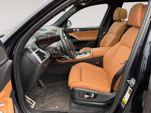 Carbon Black Metallic 2023 BMW X7 xDrive40i