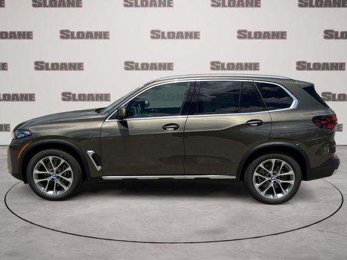 Manhattan Green Metallic 2026 BMW X5 xDrive40i