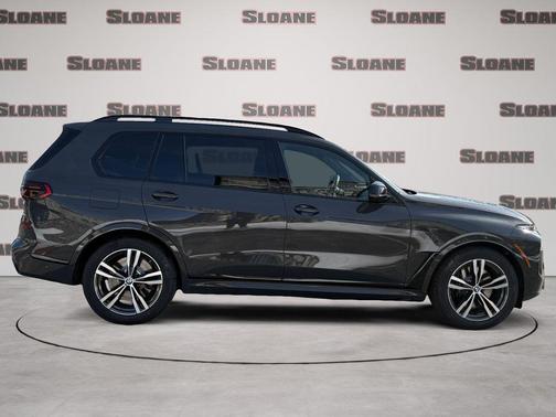 Dravit Grey Metallic 2026 BMW X7 M60i