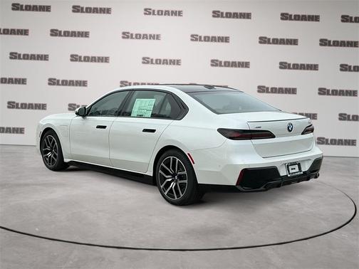 2026 BMW 750e i xDrive