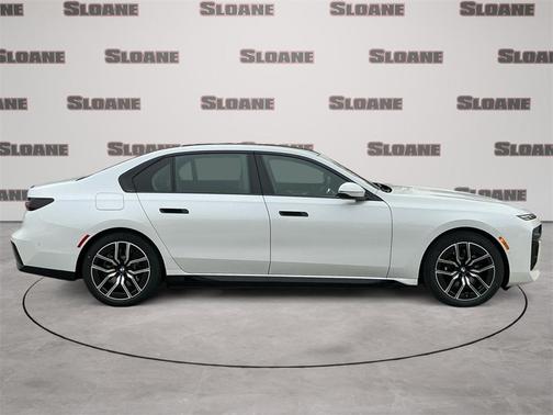 2026 BMW 750e i xDrive