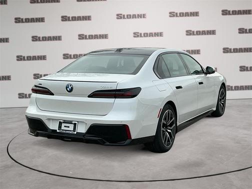 2026 BMW 750e i xDrive