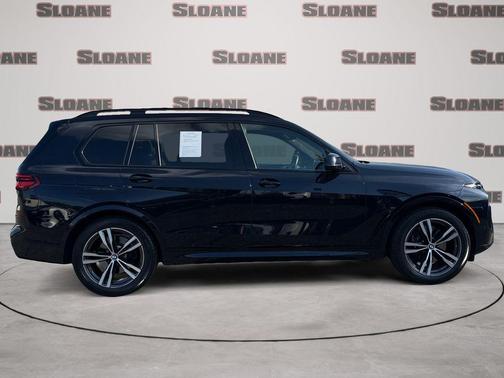 Carbon Black Metallic 2025 BMW X7 xDrive40i