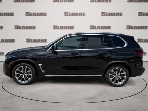 Black Sapphire Metallic 2026 BMW X5 PHEV xDrive50e