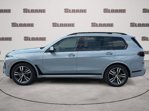 Brooklyn Grey Metallic 2027 BMW X7 xDrive40i