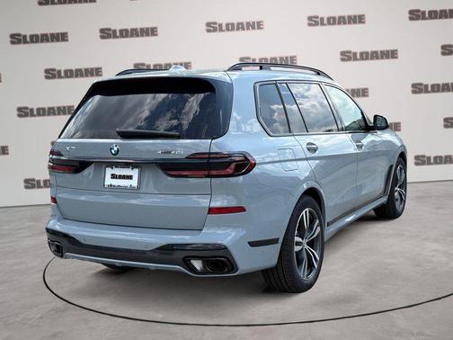 Brooklyn Grey Metallic 2027 BMW X7 xDrive40i