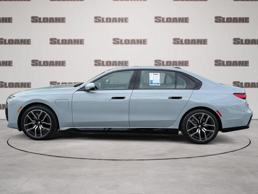 Brooklyn Grey Metallic 2026 BMW 750e i xDrive