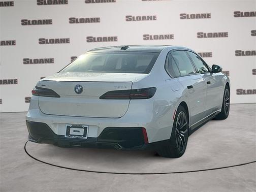 2026 BMW 750e i xDrive