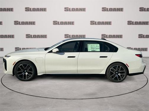 2026 BMW 750e i xDrive