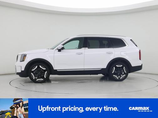White 2025 Kia Telluride S