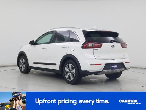 White 2019 Kia Niro LX