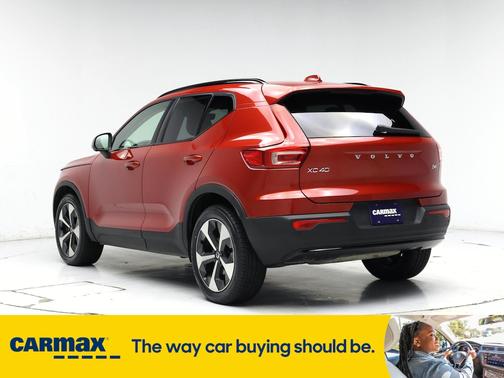 2023 Volvo XC40 B4 Ultimate Dark Theme